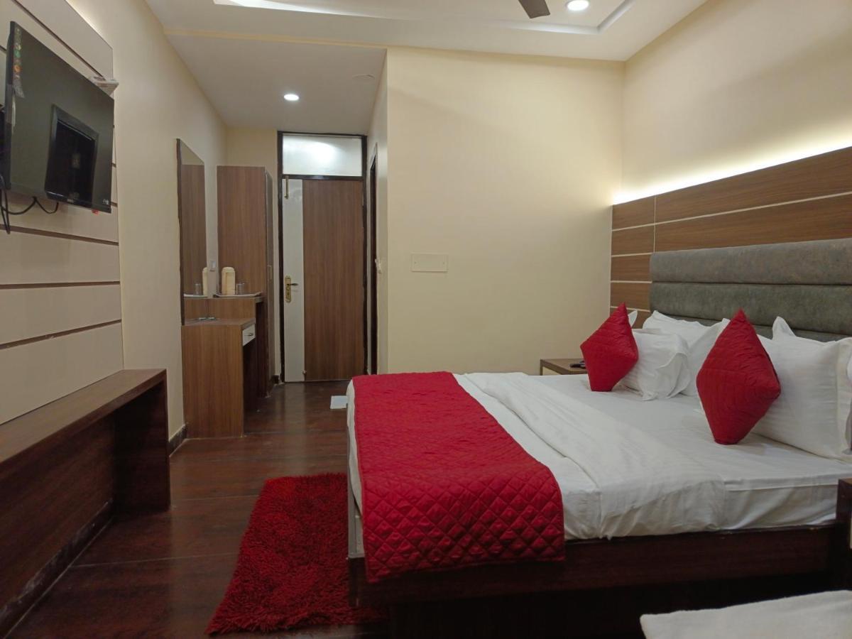Hotel Batra Home Nizamuddin Nueva Delhi Exterior foto